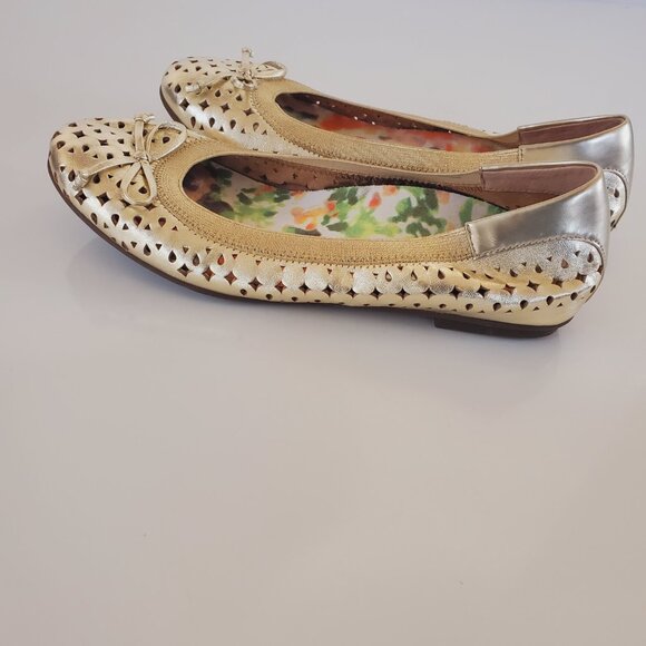 Vionic Spark Surin Gold Leather Slip On Cutout Arch Support Ballet Flats Size 8 - Picture 4 of 15